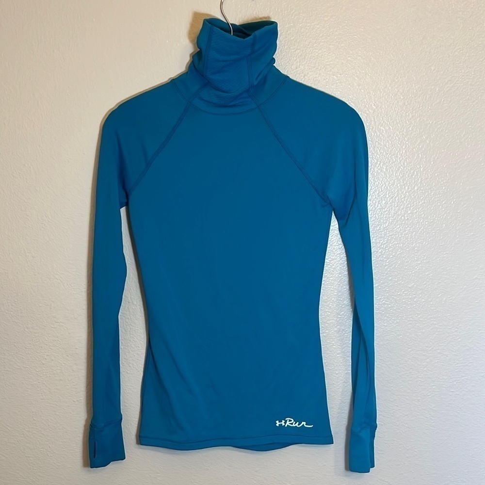 UNDER Armour Blue Athletic Activewear Running Shirt